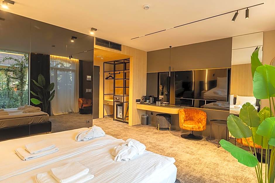 Hotel Zena Beauty & Shopping Center