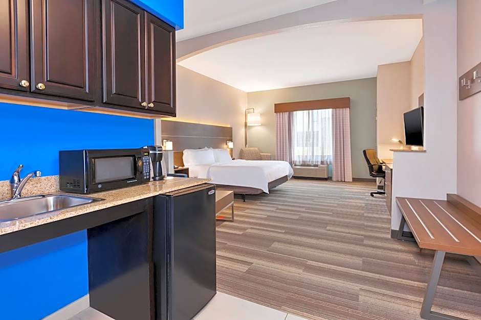 Holiday Inn Express Hotel & Suites Warminster-Horsham By IHG