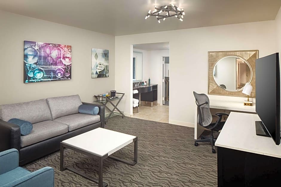 DoubleTree Suites by Hilton Hotel Detroit Downtown - Fort Shelby