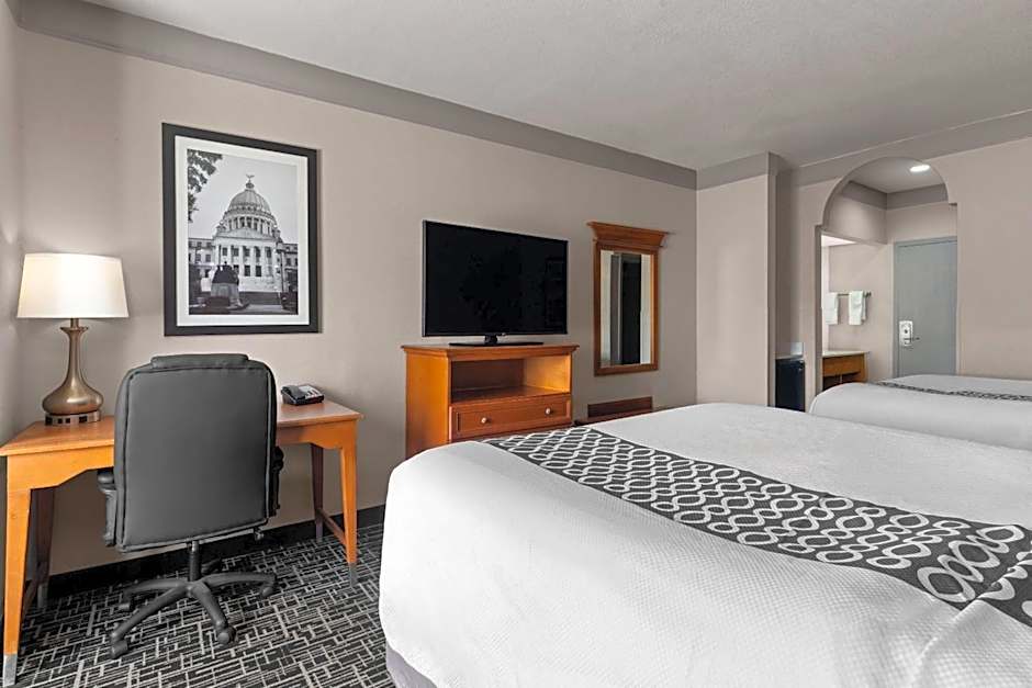 La Quinta Inn & Suites by Wyndham Jackson Airport/Pearl