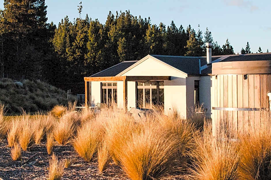 Mt Cook Lakeside Retreat