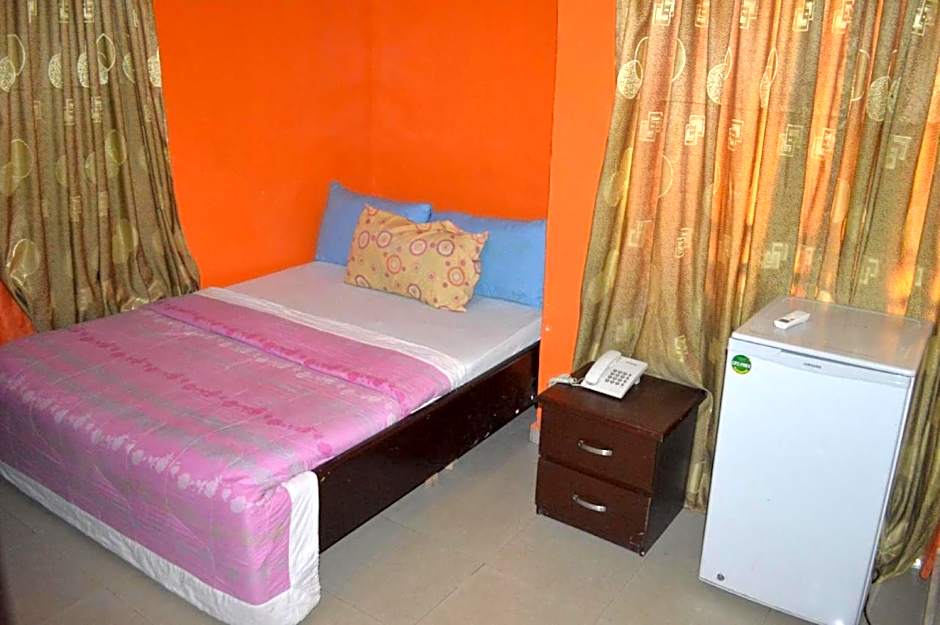 Hardrock Hotel and Suites LTD