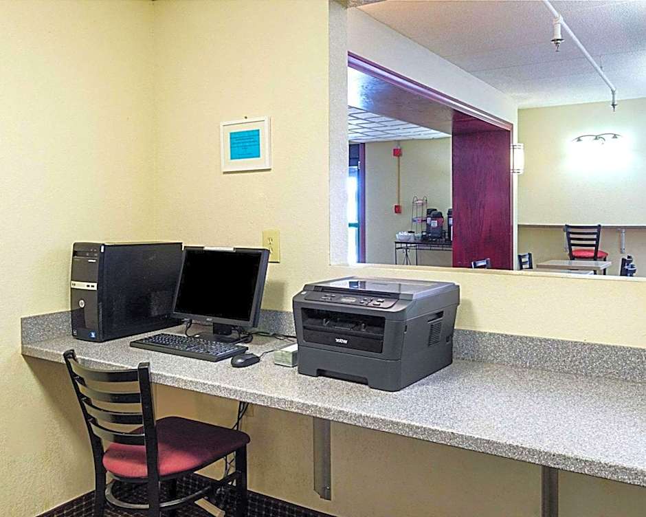 Holiday Inn Express Fall River North By IHG