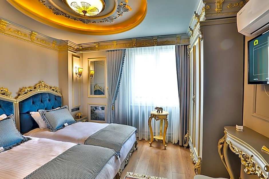 Real King Suite Hotel