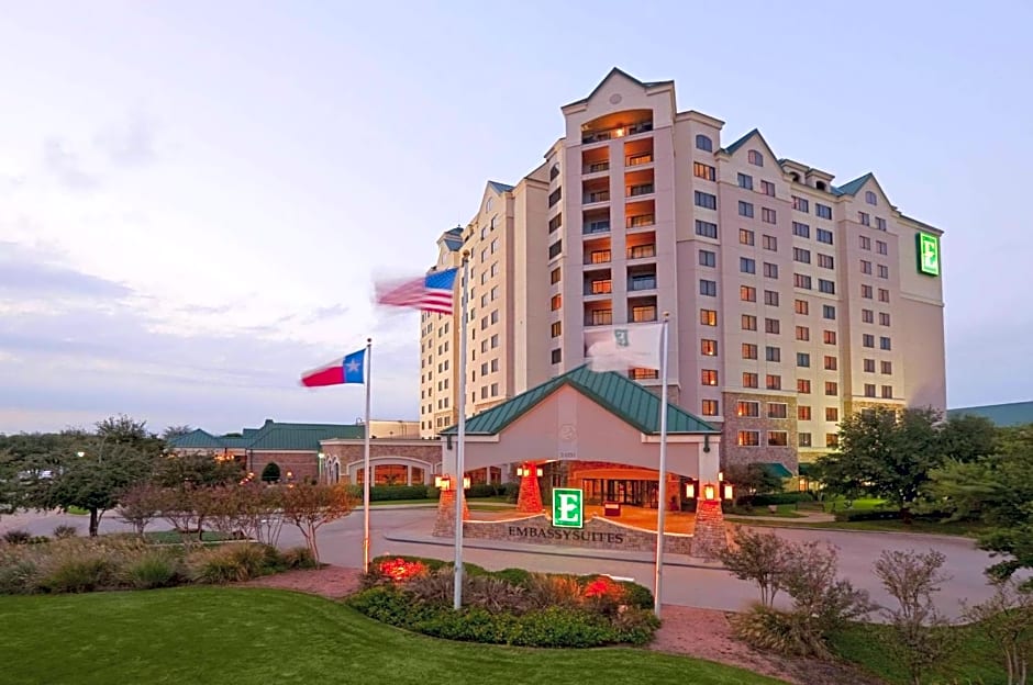 Embassy Suites By Hilton Dallas - Dfw Airport North At Outdoor World