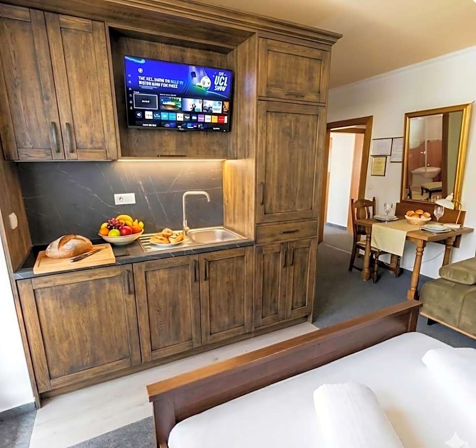 Garni Hotel & Apartments Terano