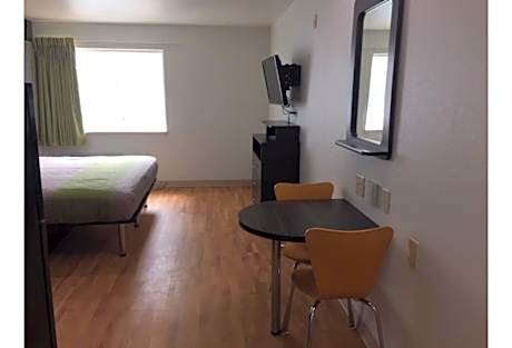 1 King Bed | Non-Smoking, Hot Tub, Kitchen