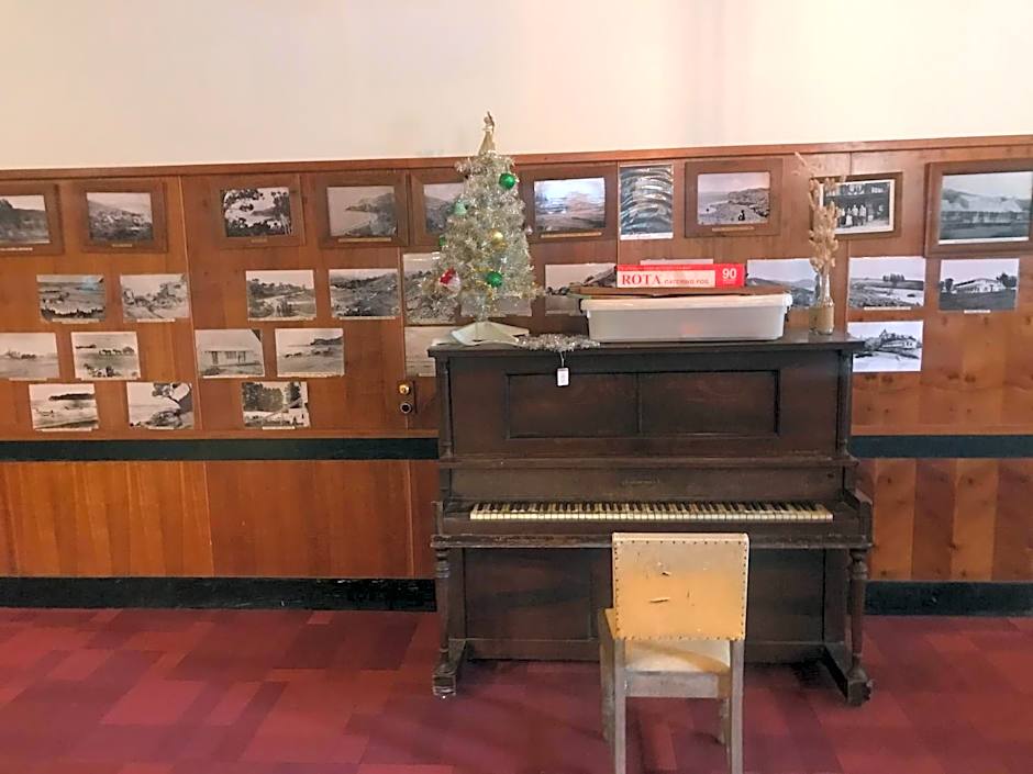 Te Puia Hot Springs Hotel