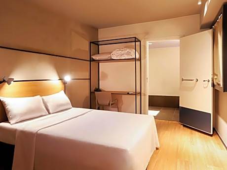 Standard Double Room - Disability Access