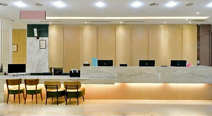 Champs Elysees Hotel