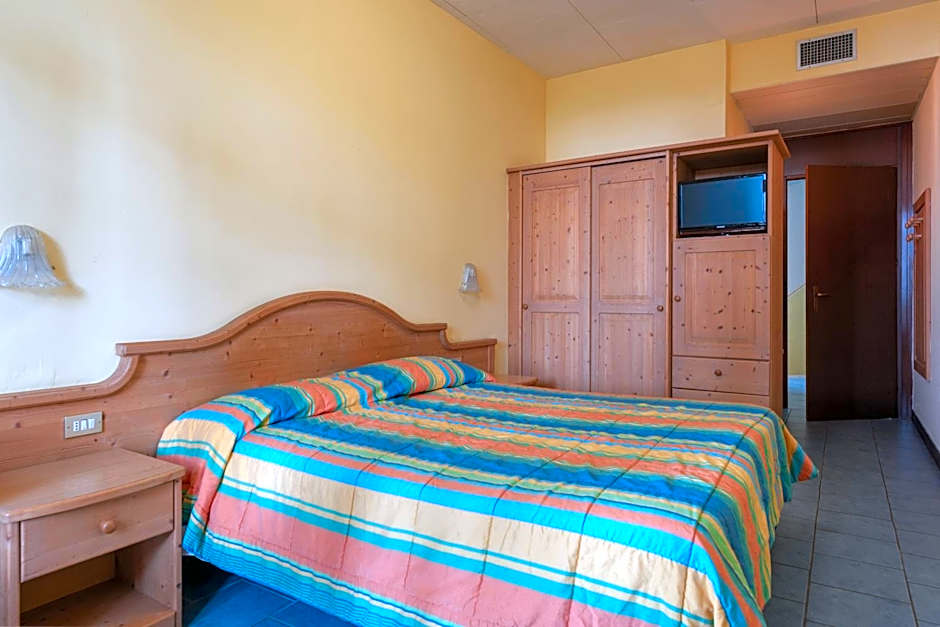Photo 1 of 3 of Double Room