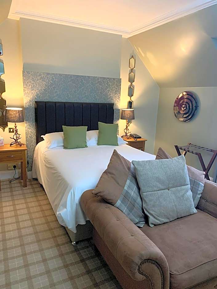 The Powfoot Hotel, Annan