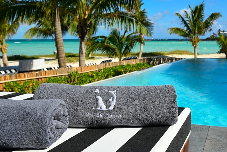 Casa del Jaguar Beach Hotel