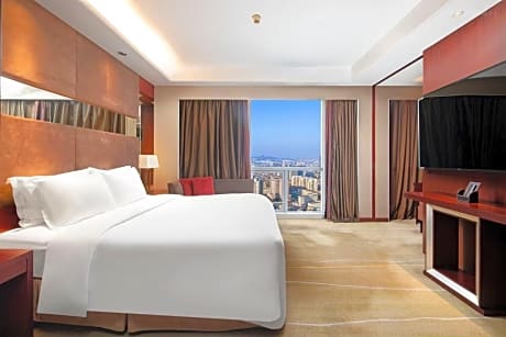Suite Club Sofitel, 1 Queen Size Bed, City Views