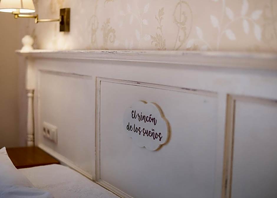 Logis Hotel Restaurante La Casa de Juansabeli