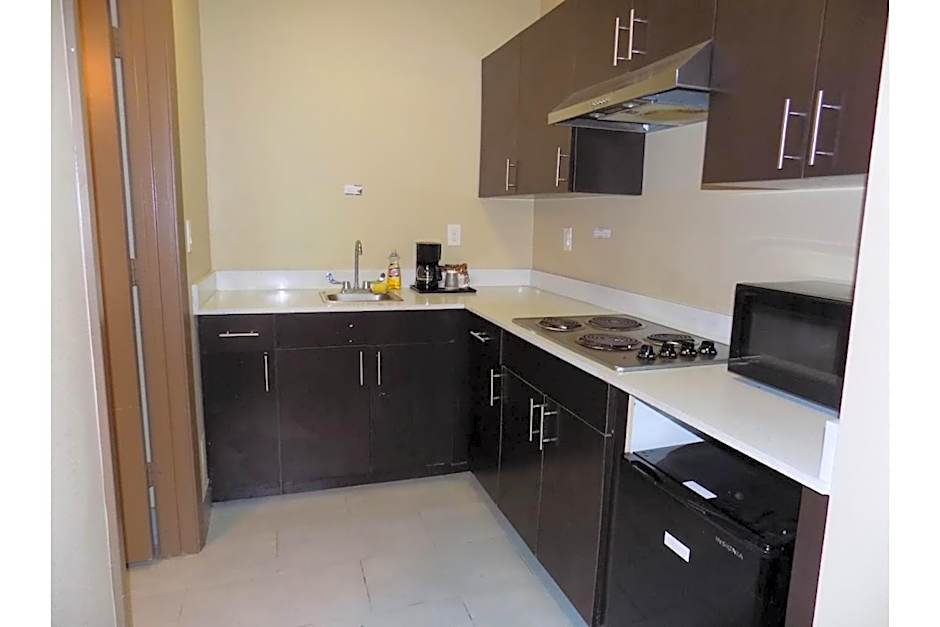 Moulton Inn & Suites By OYO