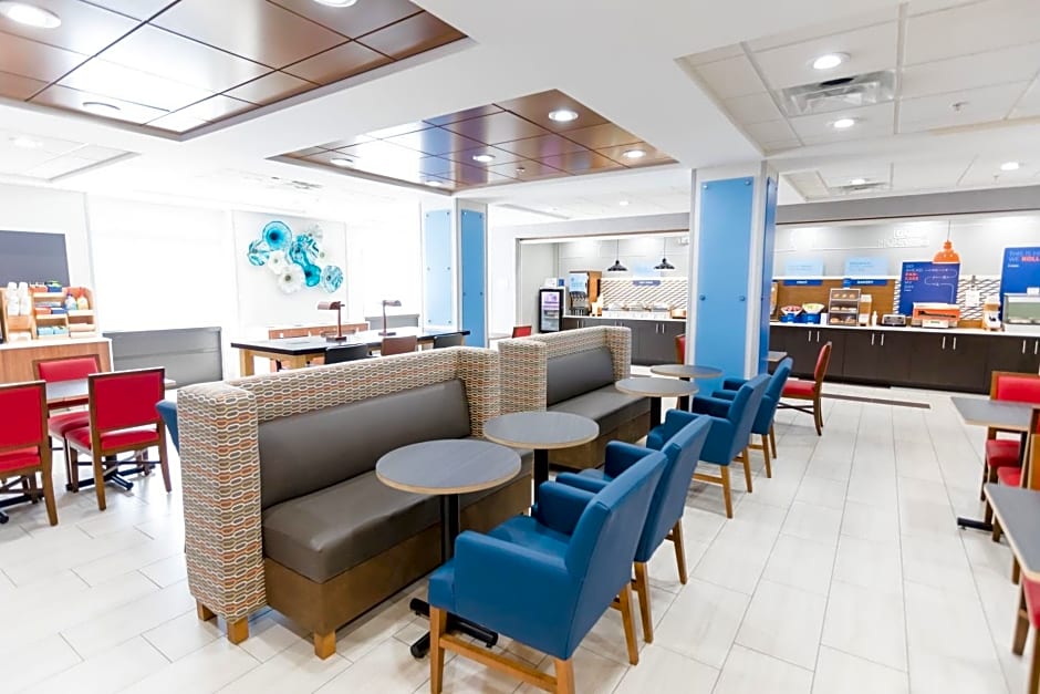 Holiday Inn Express & Suites Knoxville - Farragut by IHG