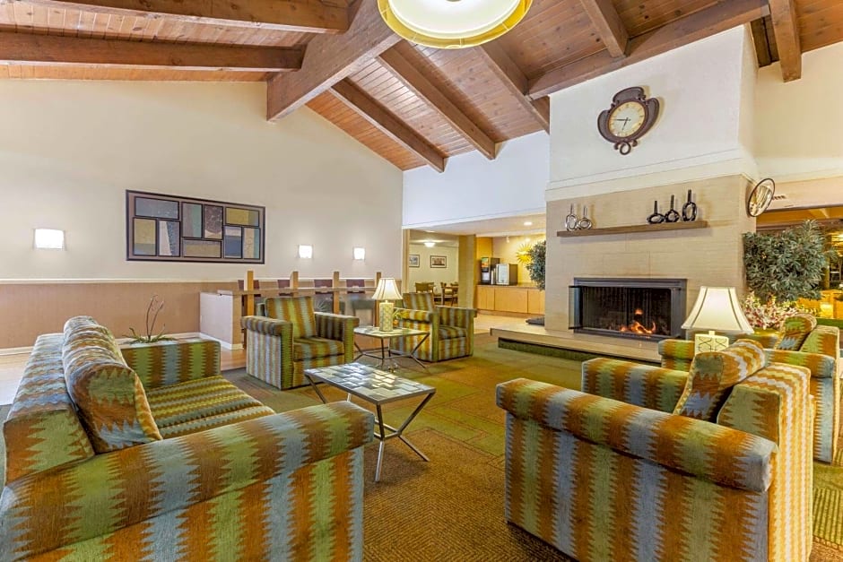 La Quinta by Wyndham Redding