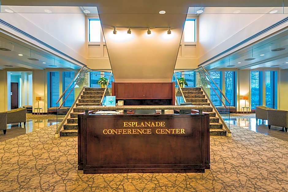 DoubleTree By Hilton Guest Suites & Conf. Center Chicago Downers Grove