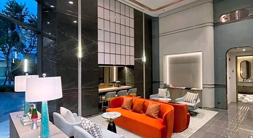 The Quarter Ratchayothin by UHG