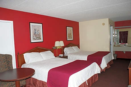 Queen Room with Two Queen Beds - Smoking