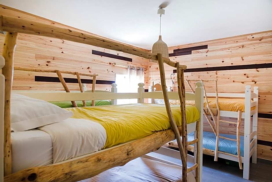 Good Feeling Hostel & Guest House
