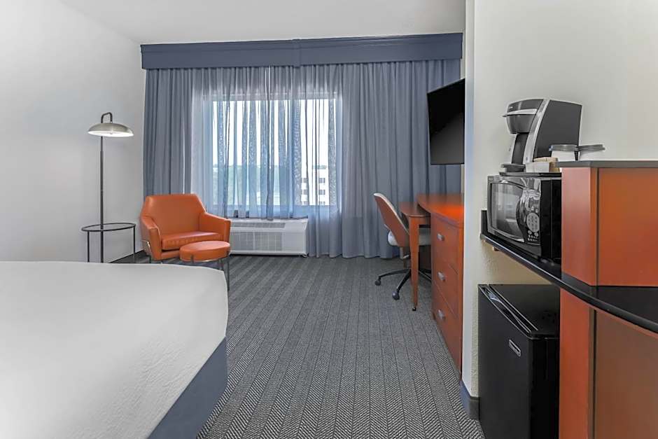 Courtyard by Marriott Austin Airport
