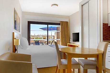 Studio Apartment - Pool View