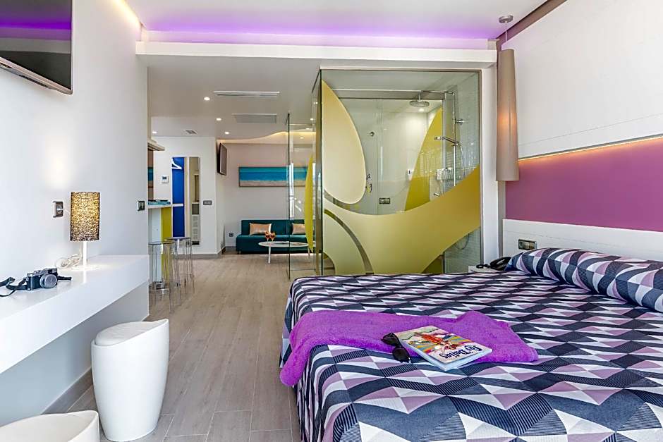 The Purple Hotel - Adults Only