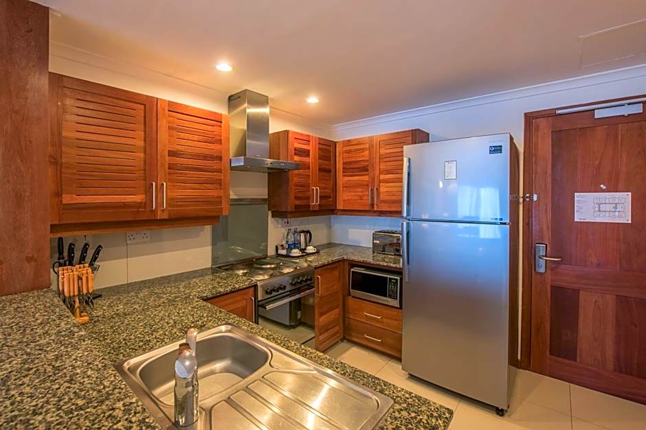 Sea Cliff Court Hotel & Luxury Apartments