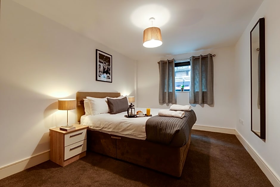 Base Serviced Apartments - Cumberland Street