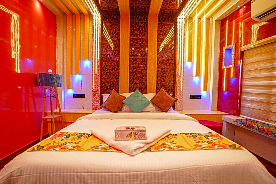 Sreekrishna Houseboat C/o Sreekrishna ayurveda Panchakarma Centre                               