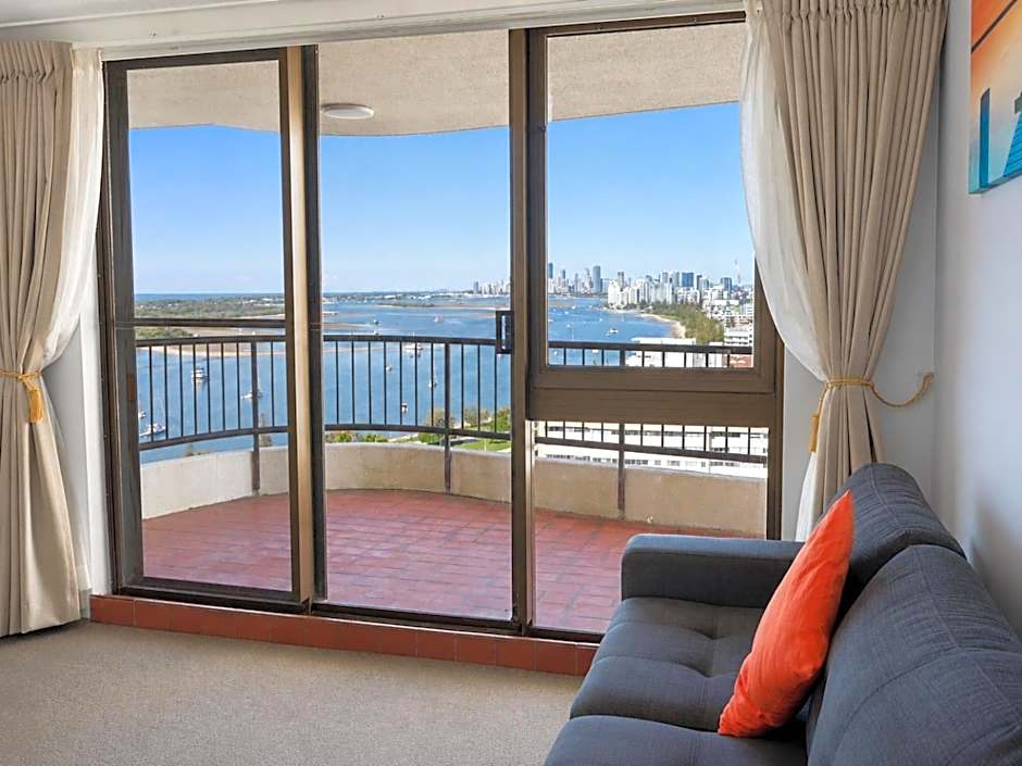 Broadwater Shores Waterfront Apartments