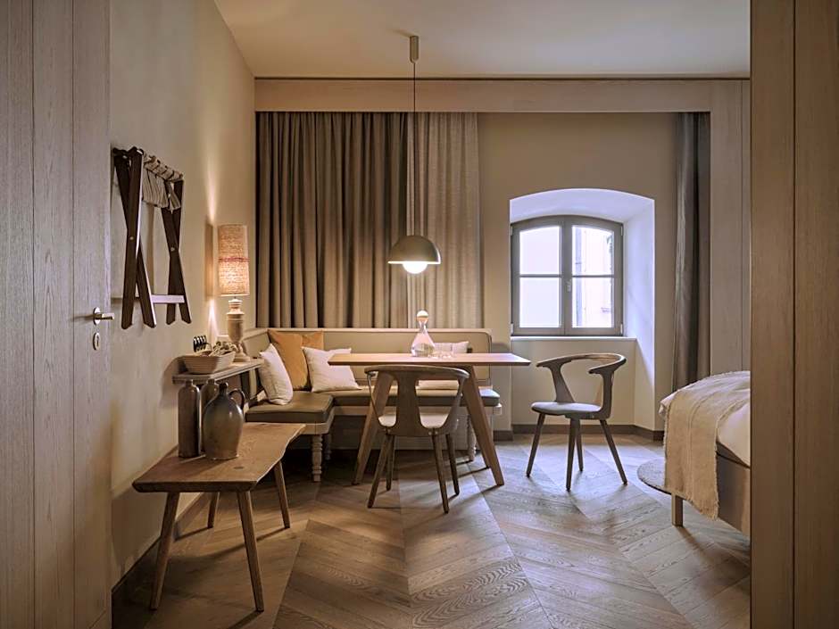 Photo 1 of 4 of Deluxe Junior Suite