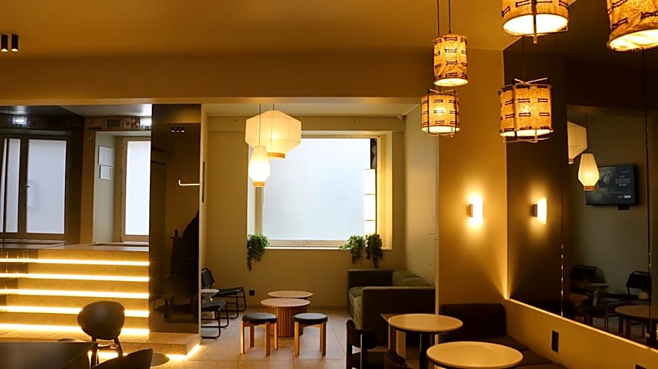 Gspot Hostels & Love Triangles Pizzeria