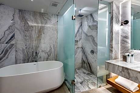 Superior King Suite