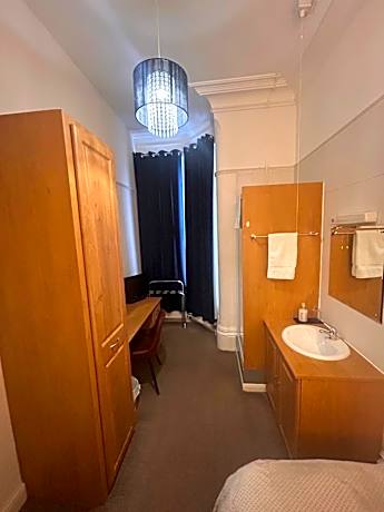 Single Room With En Suite Shower and Separate Private Toilet