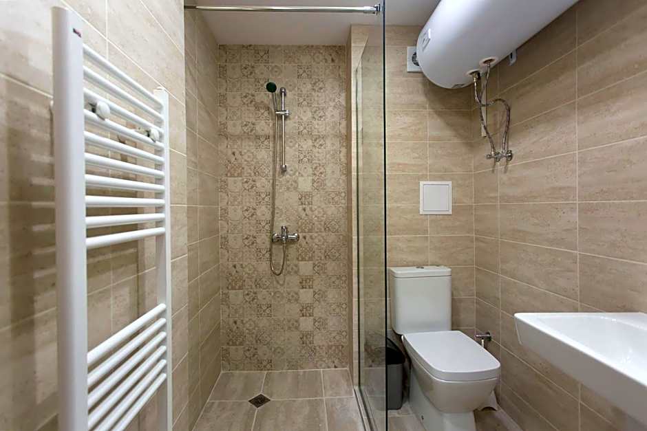 Modern and Bright Apartments near Center - FREE PARKING