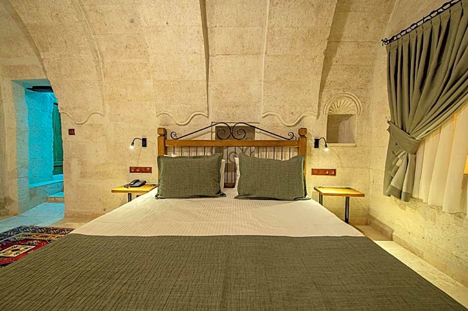 Ares Cave Suites