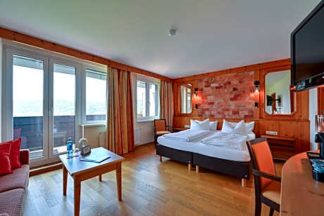 Deluxe Double Room with Balcony and Lake View