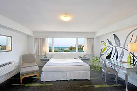 Deluxe Ocean View High Floor