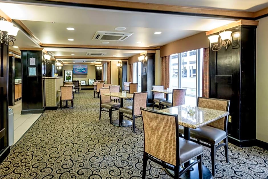 Hampton Inn & Suites Montgomery-Downtown