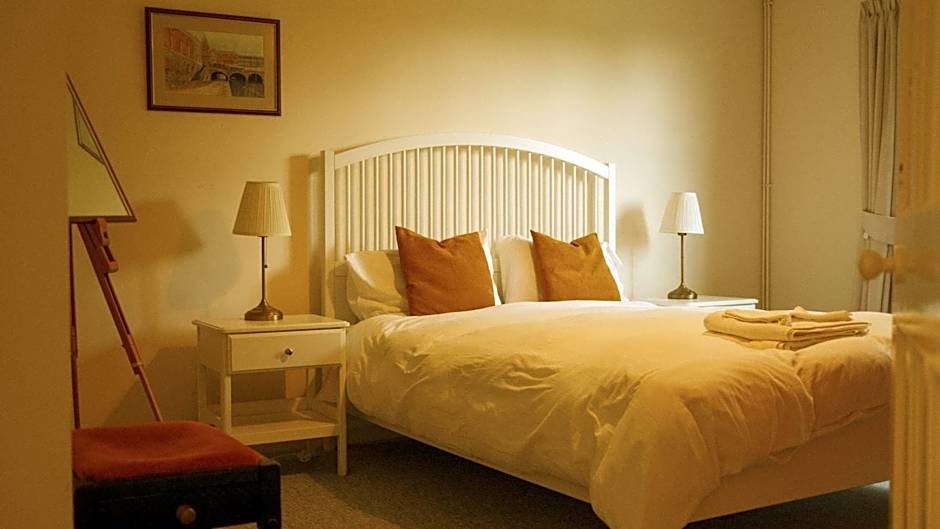 Spacious home in Bath, nature and city!