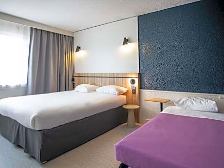 Standard Triple Room with 2 double beds