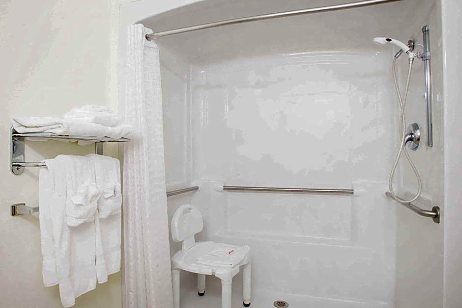 Microtel Inn & Suites By Wyndham Plattsburgh