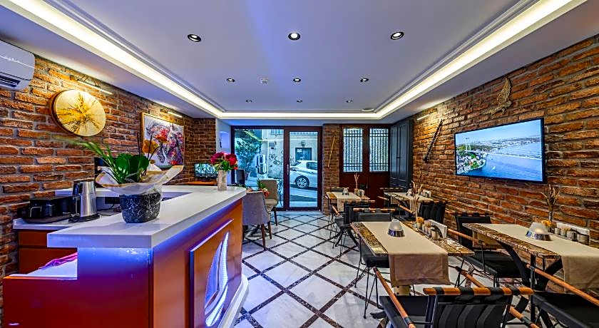 PERALUNA PREMIUM HOTEL