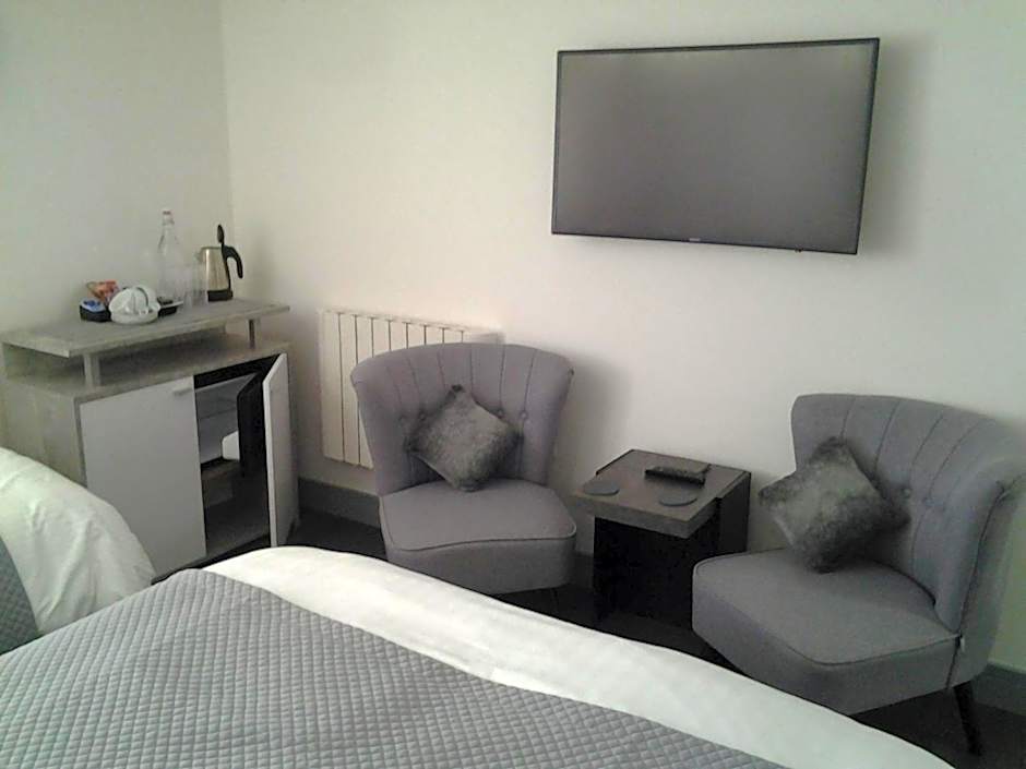 Lady Charlotte Guest rooms triple rooms