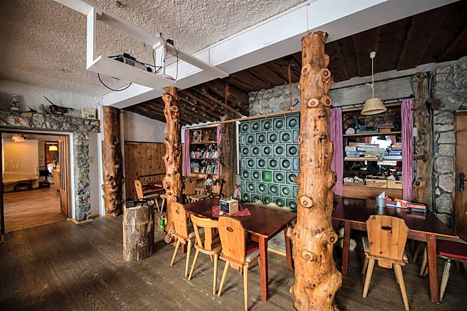 Gjaid-Alm 1739m am Dachstein-Only Accessible by Cable Car