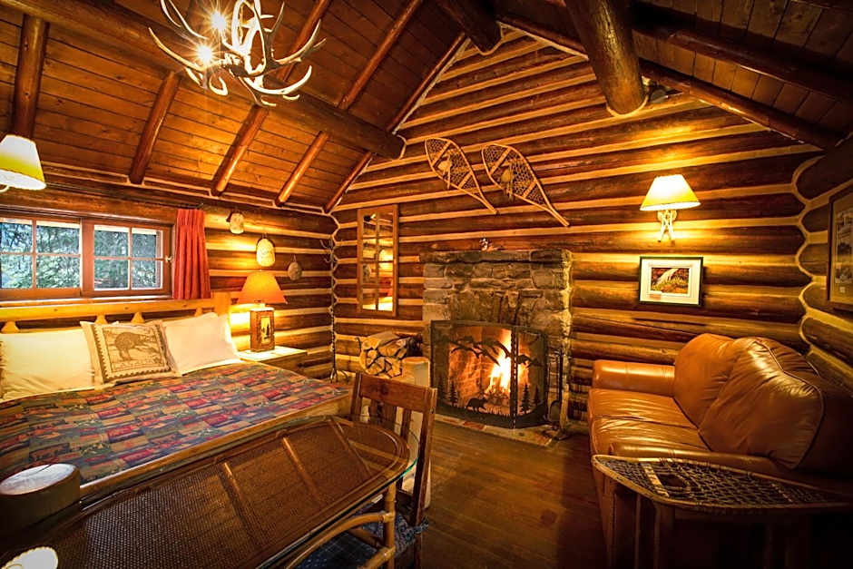Storm Mountain Lodge & Cabins