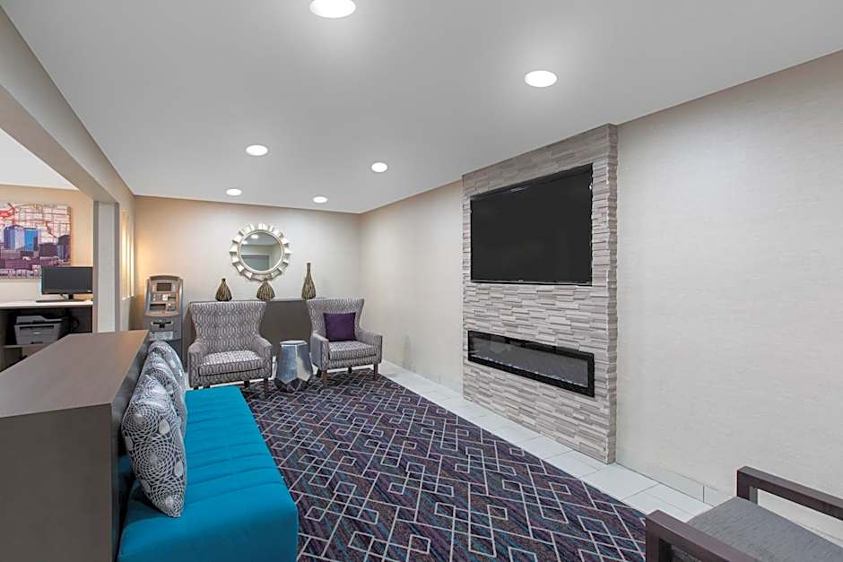 La Quinta Inn & Suites by Wyndham Blue Springs